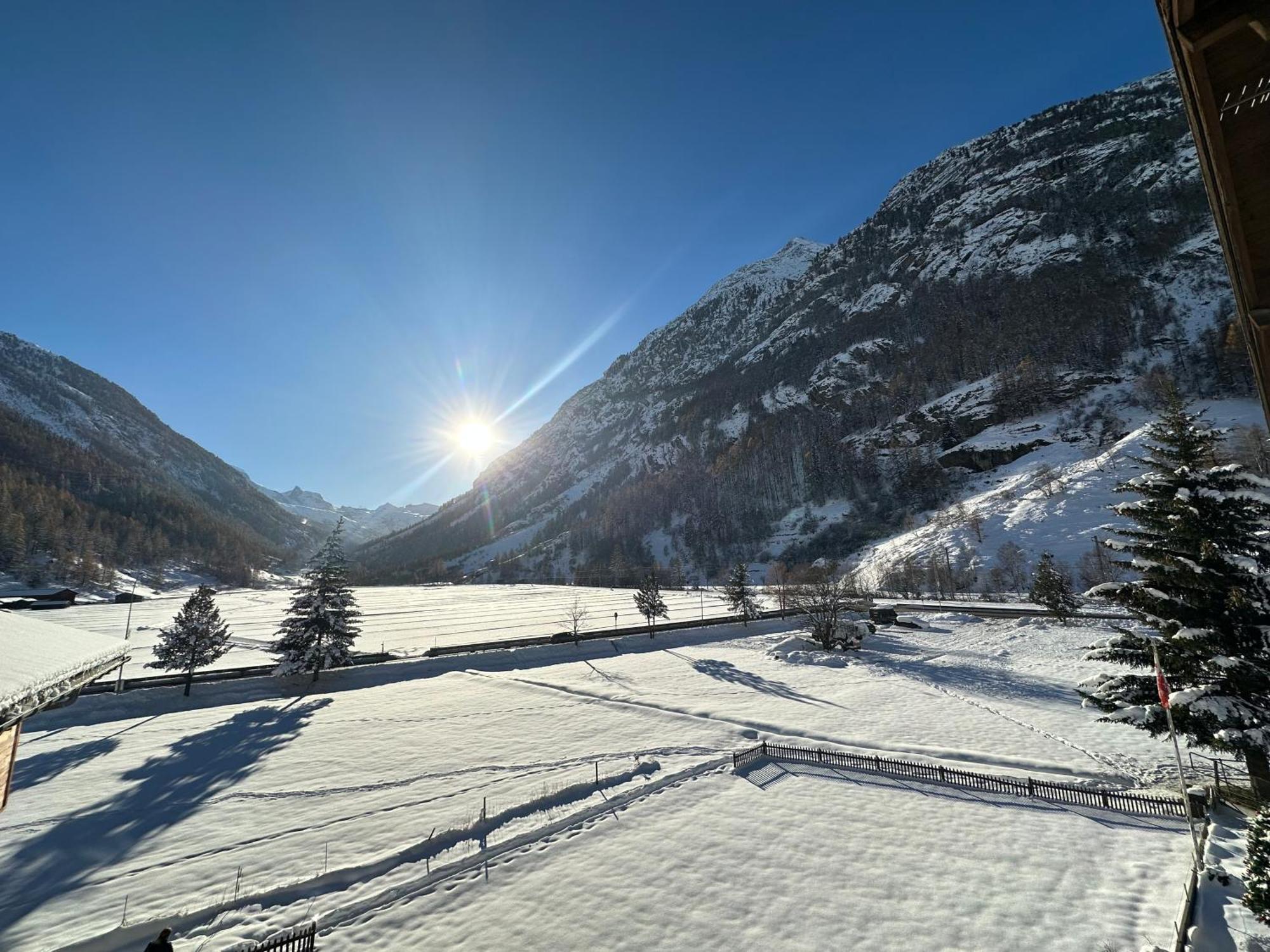 Panorama Hideaway Near Zermatt With Parking! Appartamento